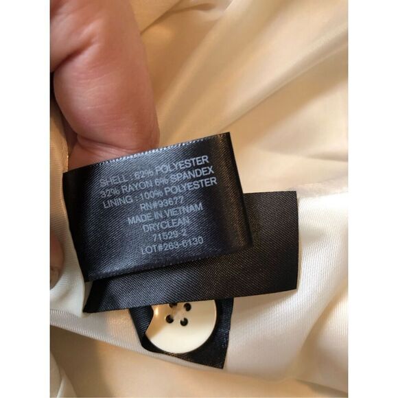 Liz Claiborne Women’s White Elegant Button Up Blazer Style Coat Size XL - Picture 6 of 7